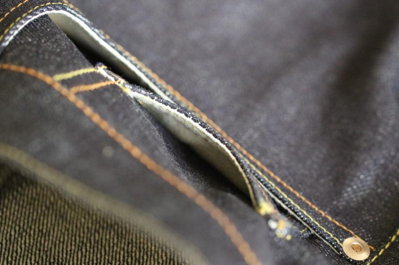 ジーンズのコインポケットの縫製