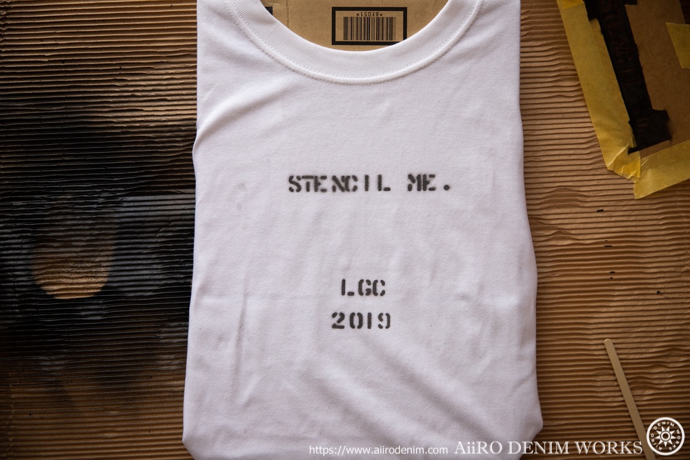 ステンシルでTシャツにペイントカスタムする方法。 | AiiRO DENIM WORKS